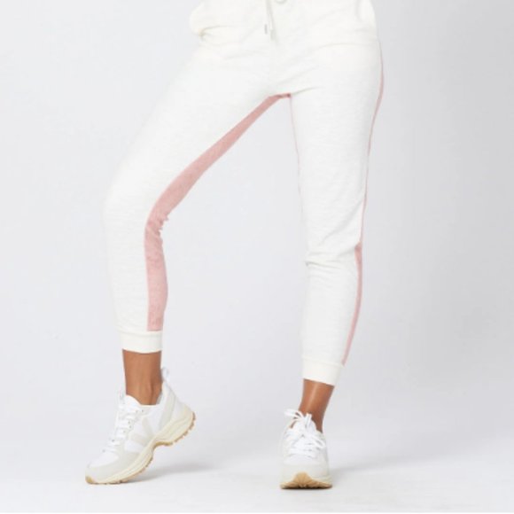 L*Space Back At It Pants. - Picture 4 of 5